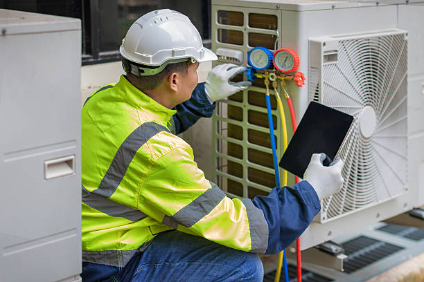 Professional Hvac technician working in Waldorf, MD